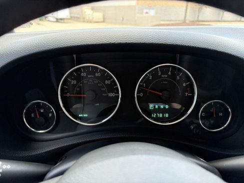 Used 2013 Jeep Wrangler Unlimited Sahara w/ Dual Top Group AWD/4WD image 24