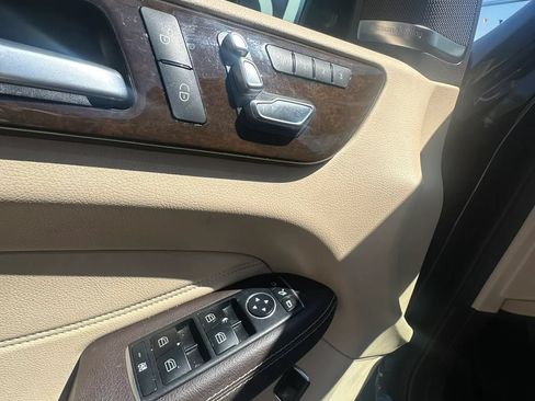 Used 2018 Mercedes-Benz GLE 350 w/ Premium 1 Package image 21