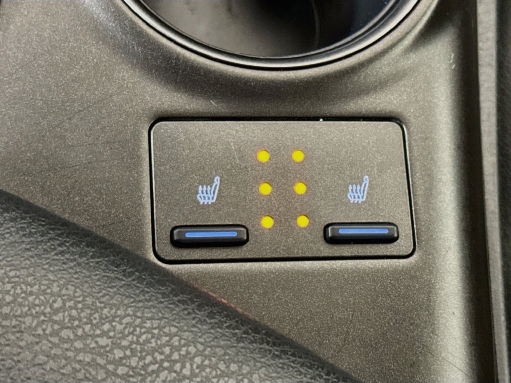 Used 2022 Toyota Camry SE FWD image 22