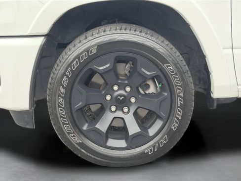 Used 2025 RAM 1500 Big Horn AWD/4WD image 32