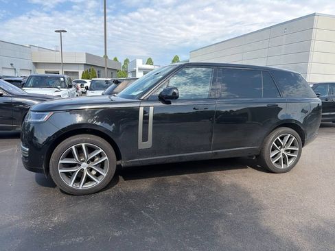 Certified 2025 Land Rover Range Rover Long Wheelbase SE AWD/4WD image 3