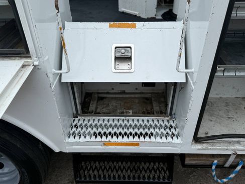 Used 2018 Ford F550 4x4 Regular Cab Super Duty image 23