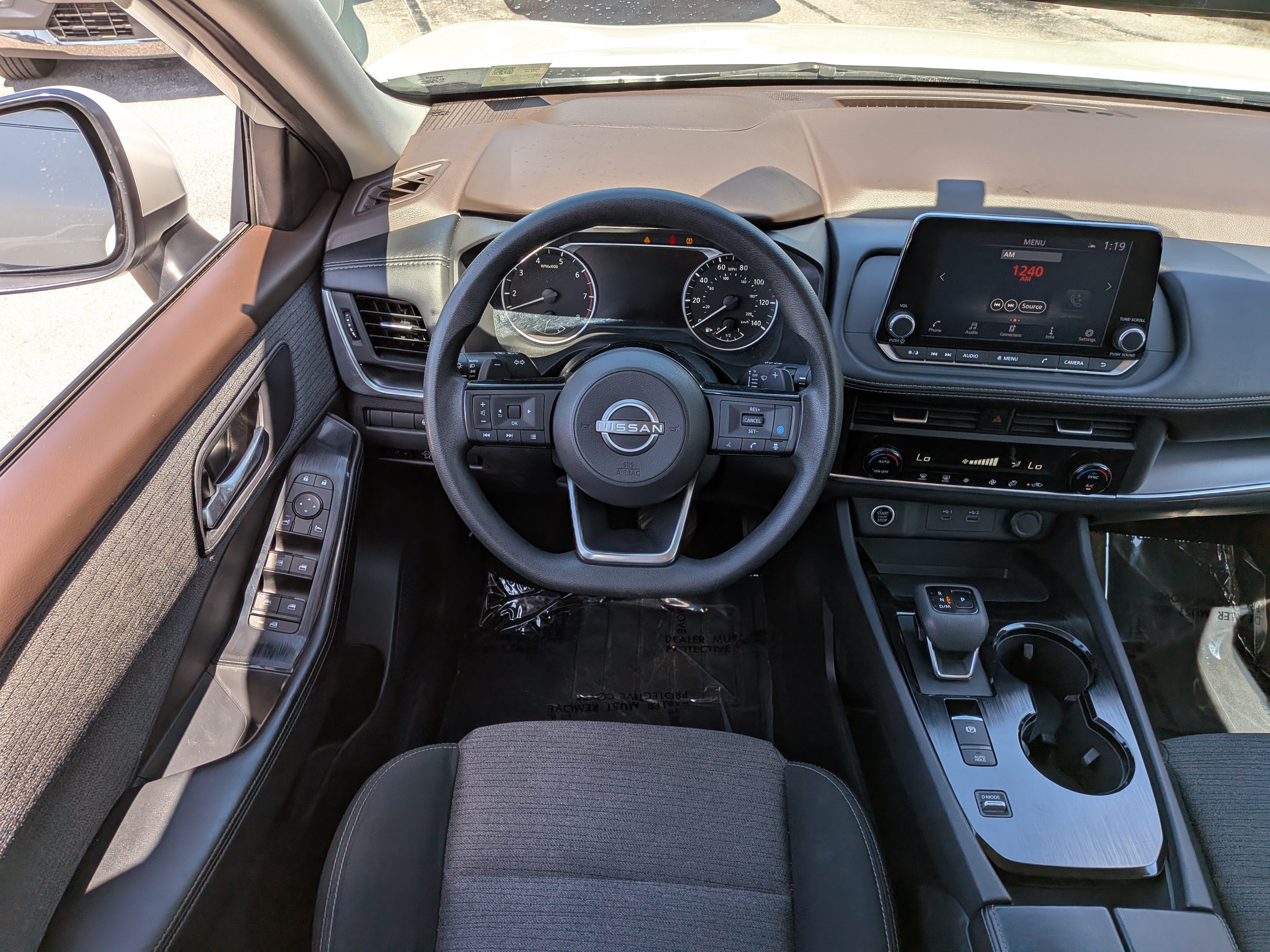 Used 2023 Nissan Rogue SV FWD image 16