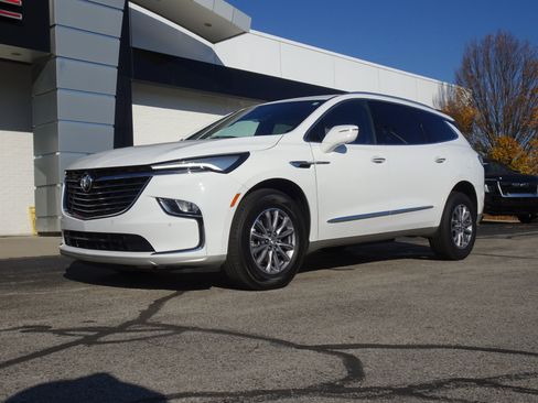 Used 2024 Buick Enclave Premium image 28