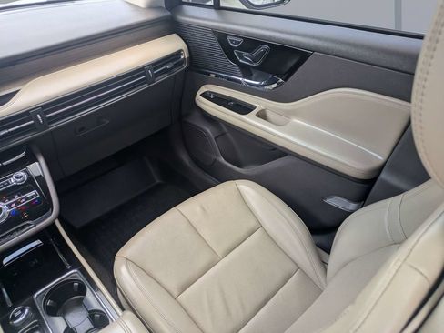 Used 2022 Lincoln Corsair Reserve w/ Elements Package FWD image 16