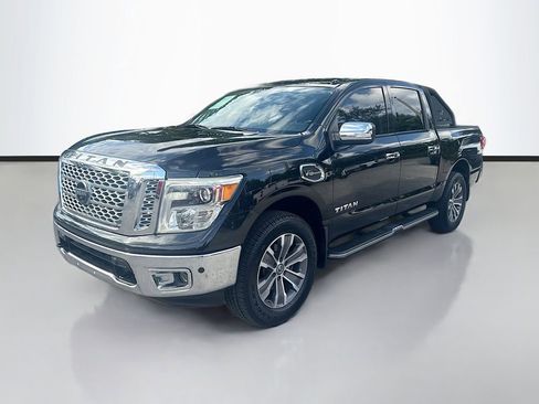 Used 2017 Nissan Titan SL image 4