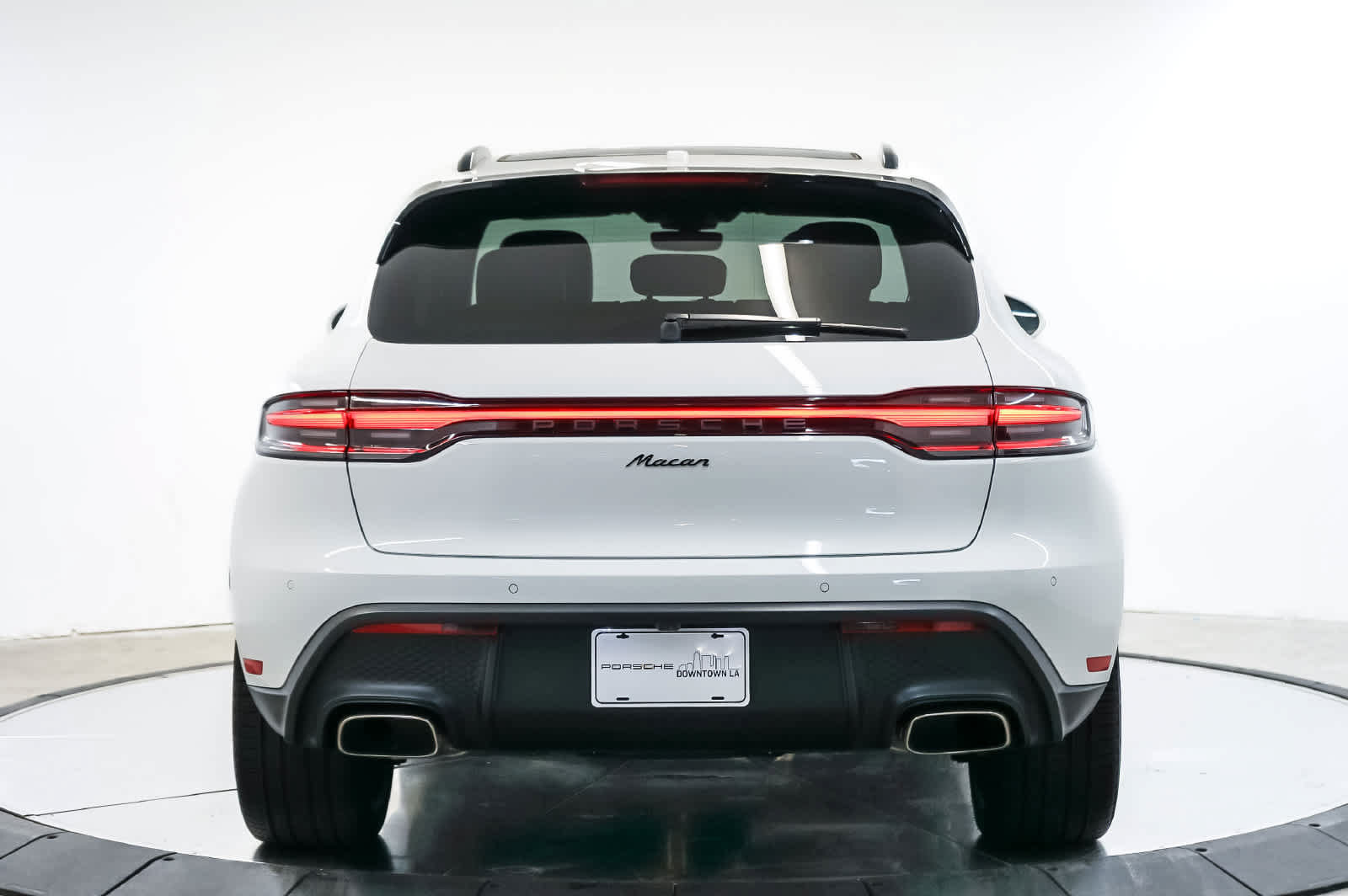 Certified 2026 Porsche Macan AWD/4WD image 10