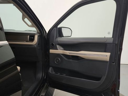 Used 2024 Ford Expedition Limited image 41