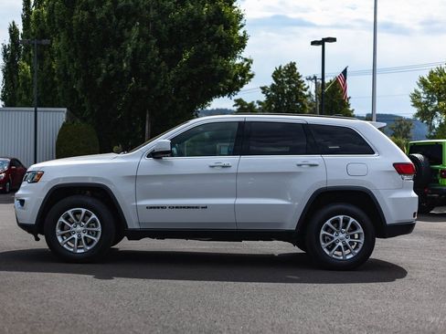 Used 2022 Jeep Grand Cherokee Laredo X image 12