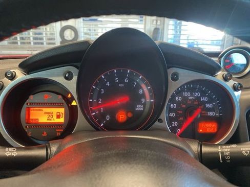 Used 2016 Nissan 370Z Touring Sport RWD image 15