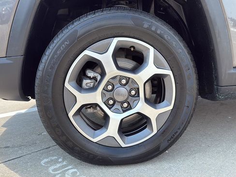 Used 2022 Jeep Compass Trailhawk image 3