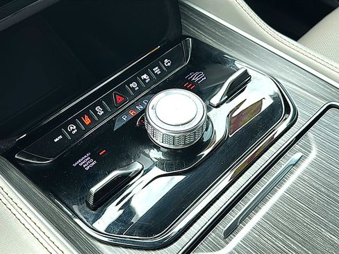 Used 2023 Jeep Wagoneer L Series II w/ Convenience Group I image 35