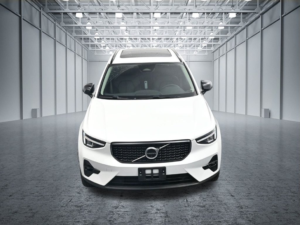 Used 2023 Volvo XC40 B4 Ultimate FWD image 30
