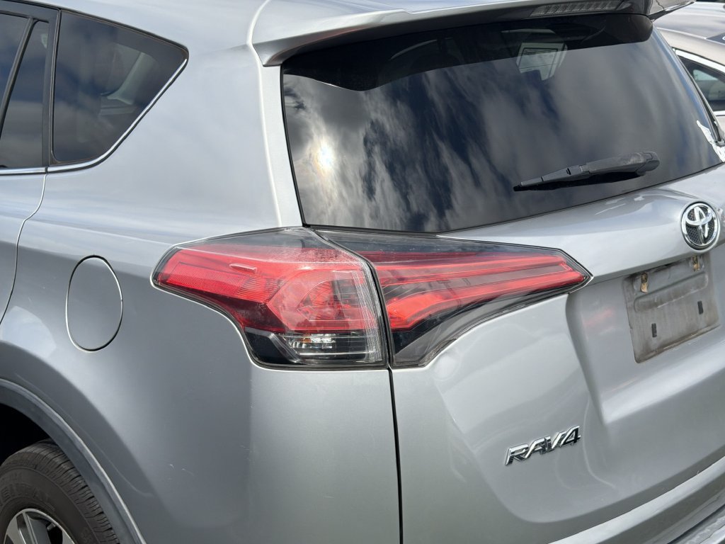 Used 2017 Toyota RAV4 XLE FWD image 8