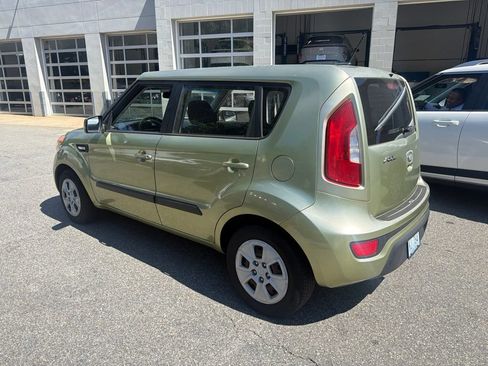 Used 2013 Kia Soul FWD image 2