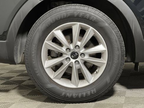 Used 2020 Kia Sorento L image 10