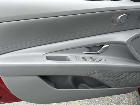 Used 2024 Hyundai Elantra SE FWD image 23