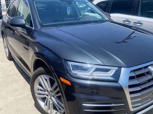 Used 2020 Audi Q5 2.0T Premium Plus w/ Premium Plus Package AWD/4WD image 2