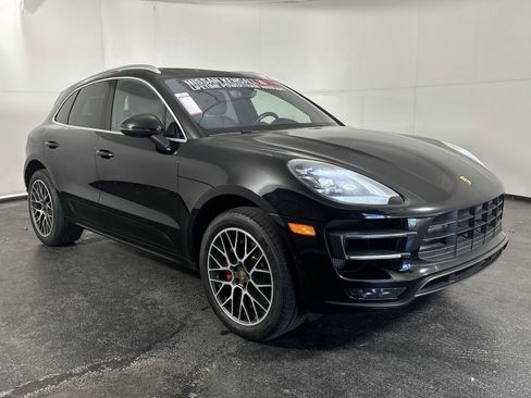Used 2017 Porsche Macan Turbo image 3