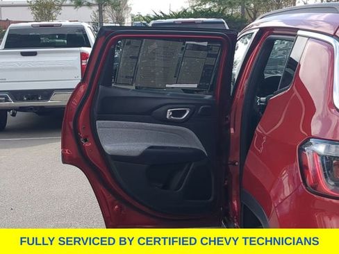 Used 2025 Jeep Compass Latitude w/ Sun & Sound Group AWD/4WD image 38