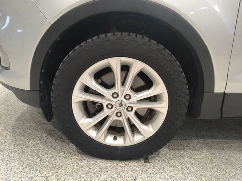 Used 2017 Ford Escape SE AWD/4WD image 10