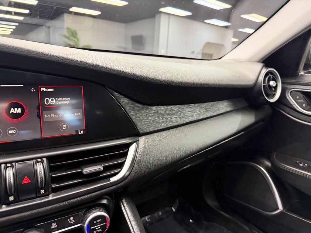 Used 2020 Alfa Romeo Giulia w/ Quick Order Package 22K Sport RWD image 27