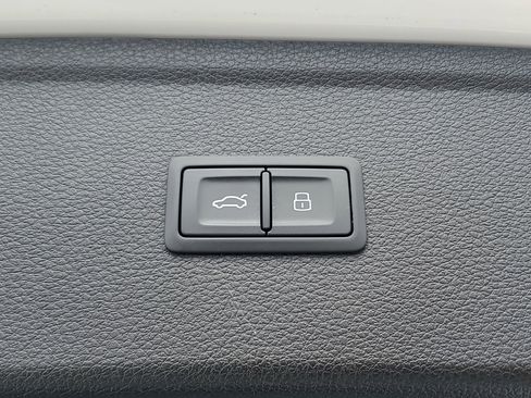 Used 2019 Audi Q5 2.0T Premium Plus w/ Premium Plus Package image 11