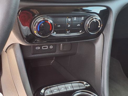 Used 2023 Buick Encore GX Preferred w/ Cold Weather Comfort Package image 19