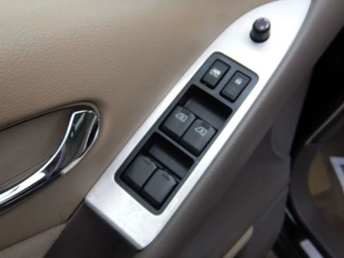 Used 2013 Nissan Murano S image 25