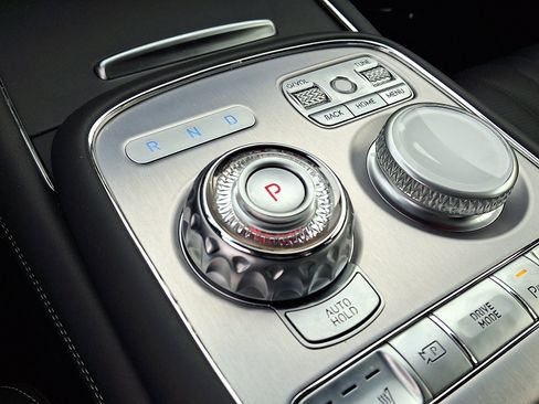 Certified 2025 Genesis G90 3.5T image 22