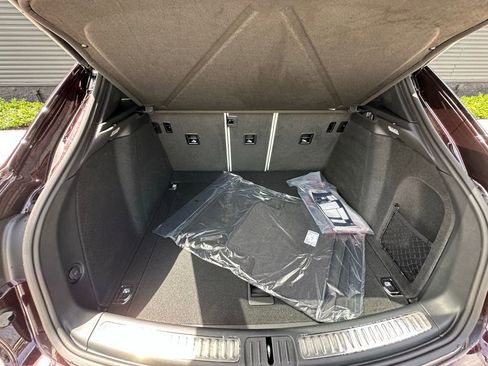 Certified 2025 Porsche Macan Turbo image 31