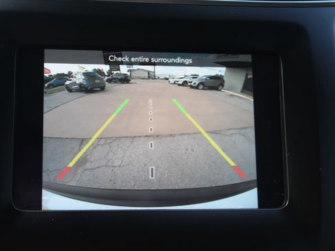 Used 2021 Jeep Cherokee Latitude Plus AWD/4WD image 34