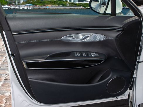 Used 2024 Genesis GV70 2.5T image 11