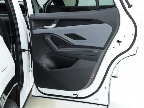 New 2026 Volkswagen Tiguan SE R-Line FWD image 31