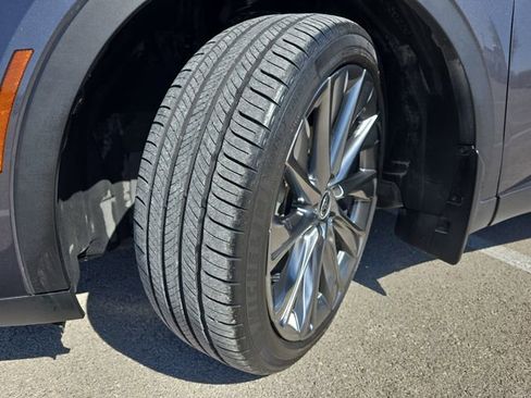 Used 2023 Toyota Crown Limited image 32