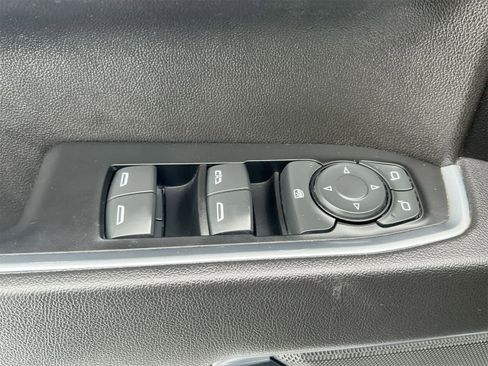 Used 2022 Chevrolet Silverado 1500 LT image 17