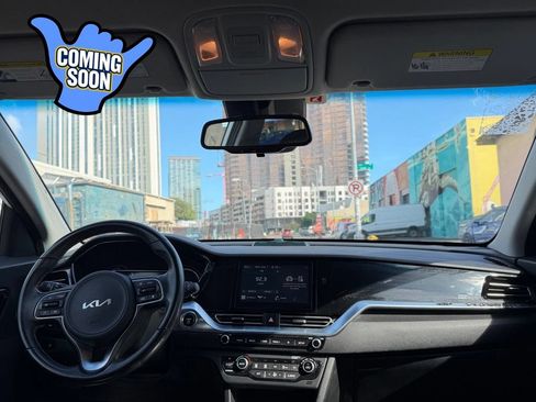 Used 2022 Kia Niro EX FWD image 16