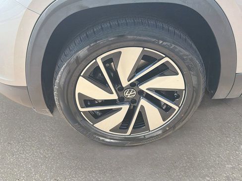 Used 2024 Volkswagen Atlas SE image 42