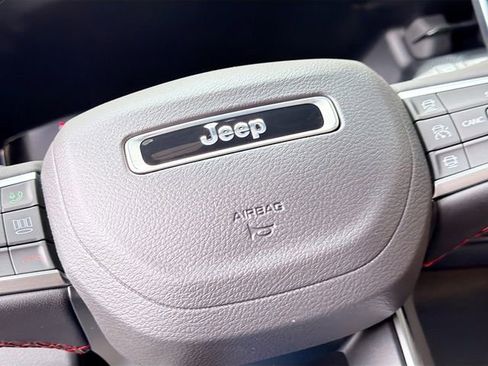 New 2026 Jeep Compass Trailhawk w/ Sun, Sound & Navigation Group AWD/4WD image 14