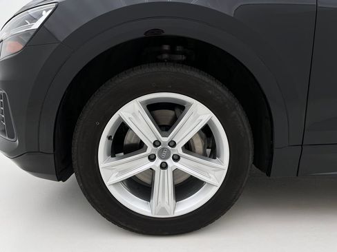 Used 2019 Audi Q8 Premium w/ Convenience Package image 31