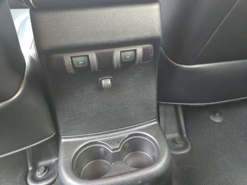 Used 2018 Jeep Wrangler Unlimited Sport image 9