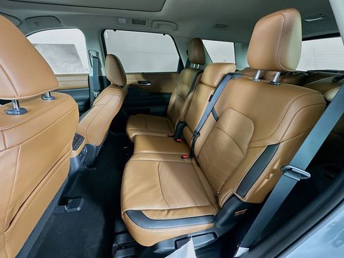 New 2025 Nissan Pathfinder Platinum w/ Black Appearance Package image 33