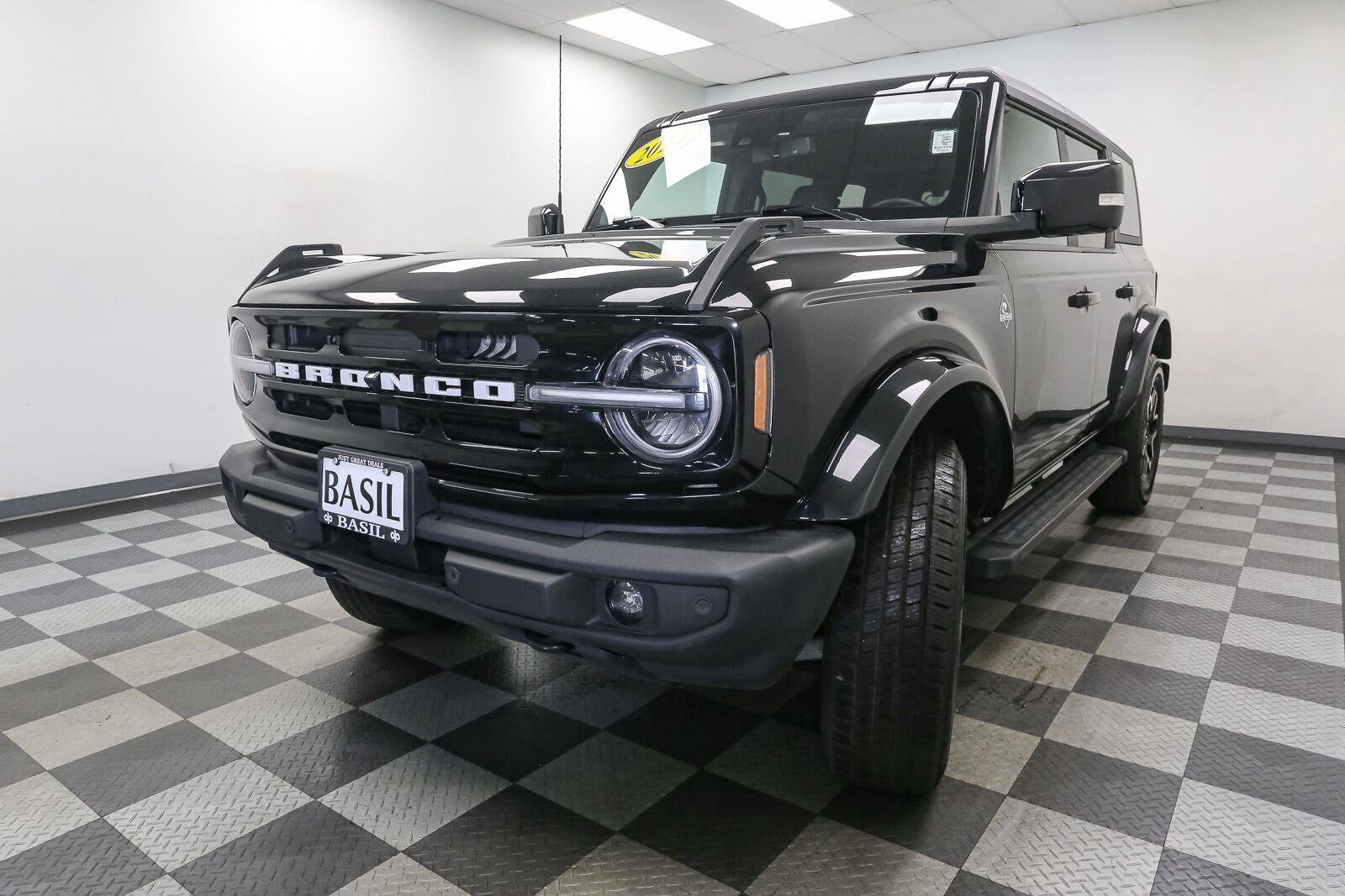 Used 2024 Ford Bronco Outer Banks AWD/4WD image 4