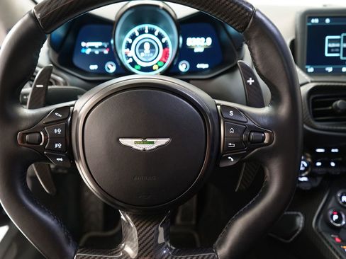 Used 2019 Aston Martin V8 Vantage Coupe image 11