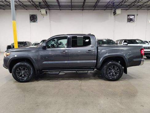 Used 2022 Toyota Tacoma SR5 RWD image 7