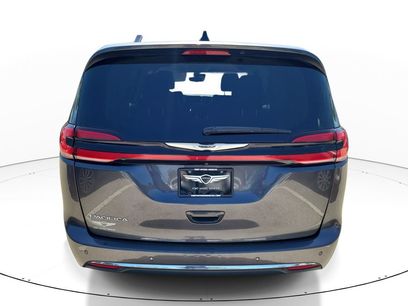 Used 2023 Chrysler Pacifica Touring-L