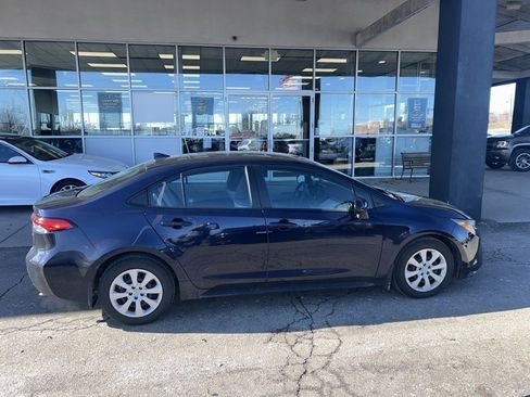 Used 2023 Toyota Corolla LE image 6