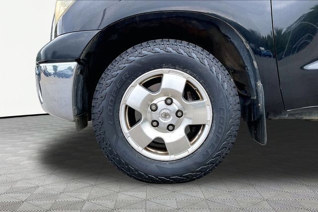 Used 2007 Toyota Tundra SR5 w/ TRD Off-Road Pkg RWD image 19