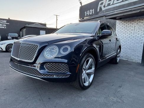 Used 2019 Bentley Bentayga AWD/4WD image 16