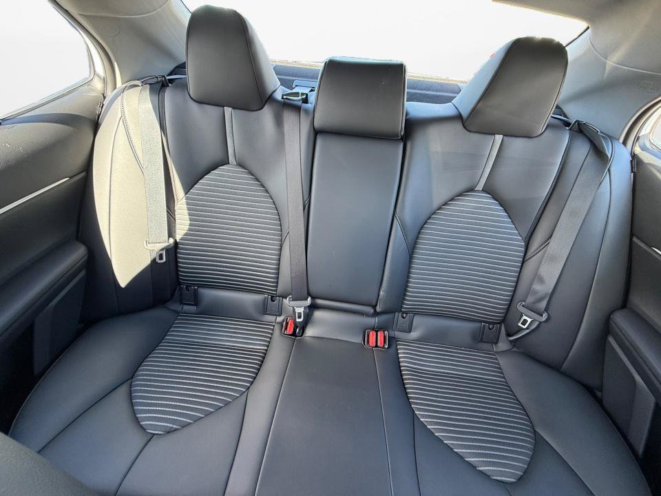 Used 2023 Toyota Camry SE FWD image 15